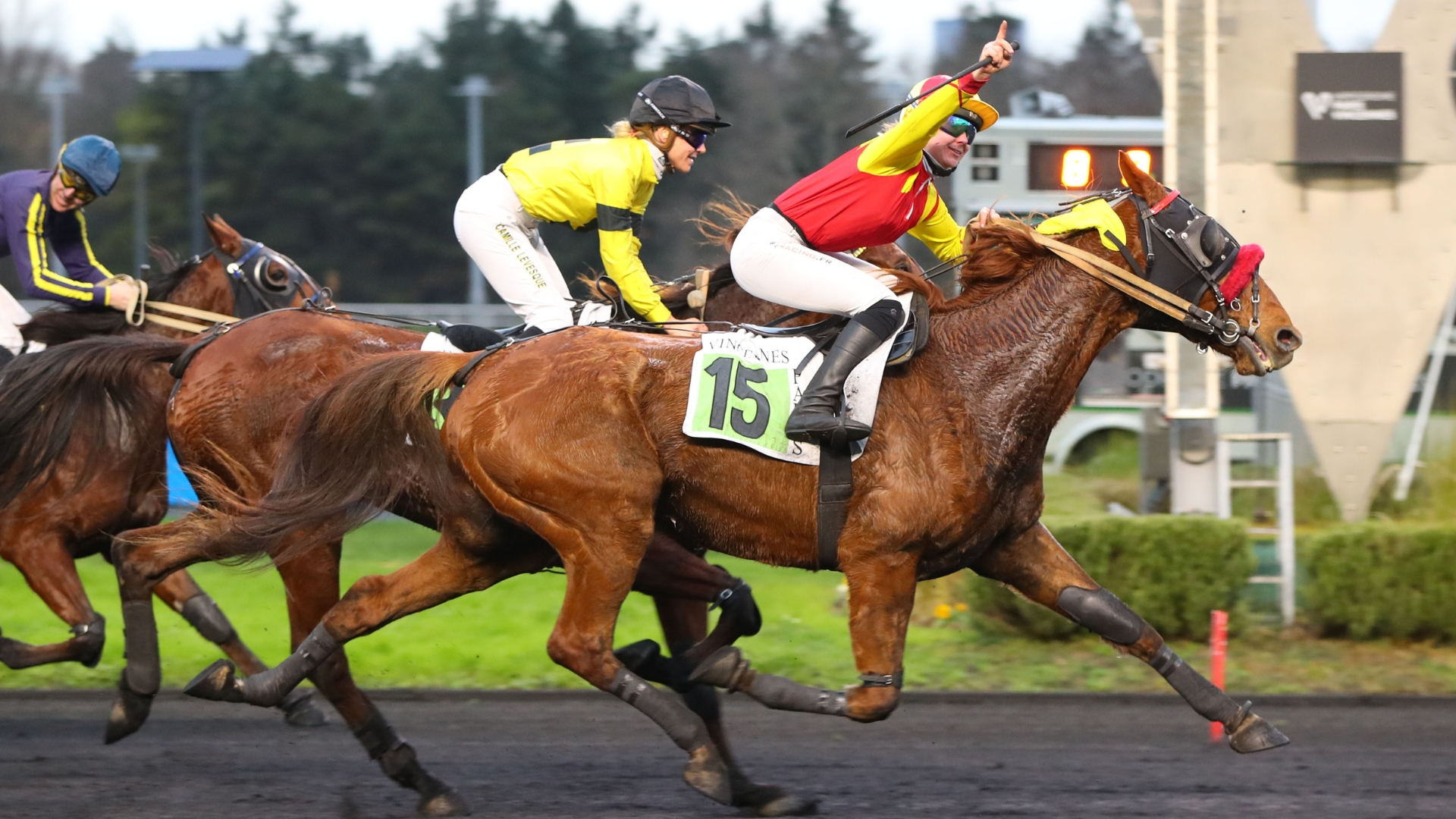 Tamara Mathias-Maisonnette, le bras levé sur Heden Cruz - © Aprh