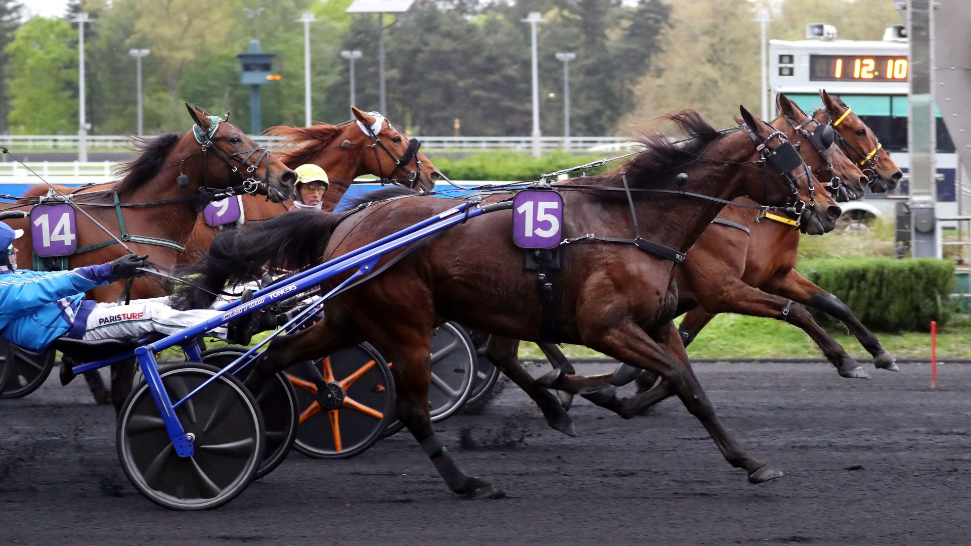 Ibiza Bella (côté intérieur) gagne du minimum - © ScoopDyga