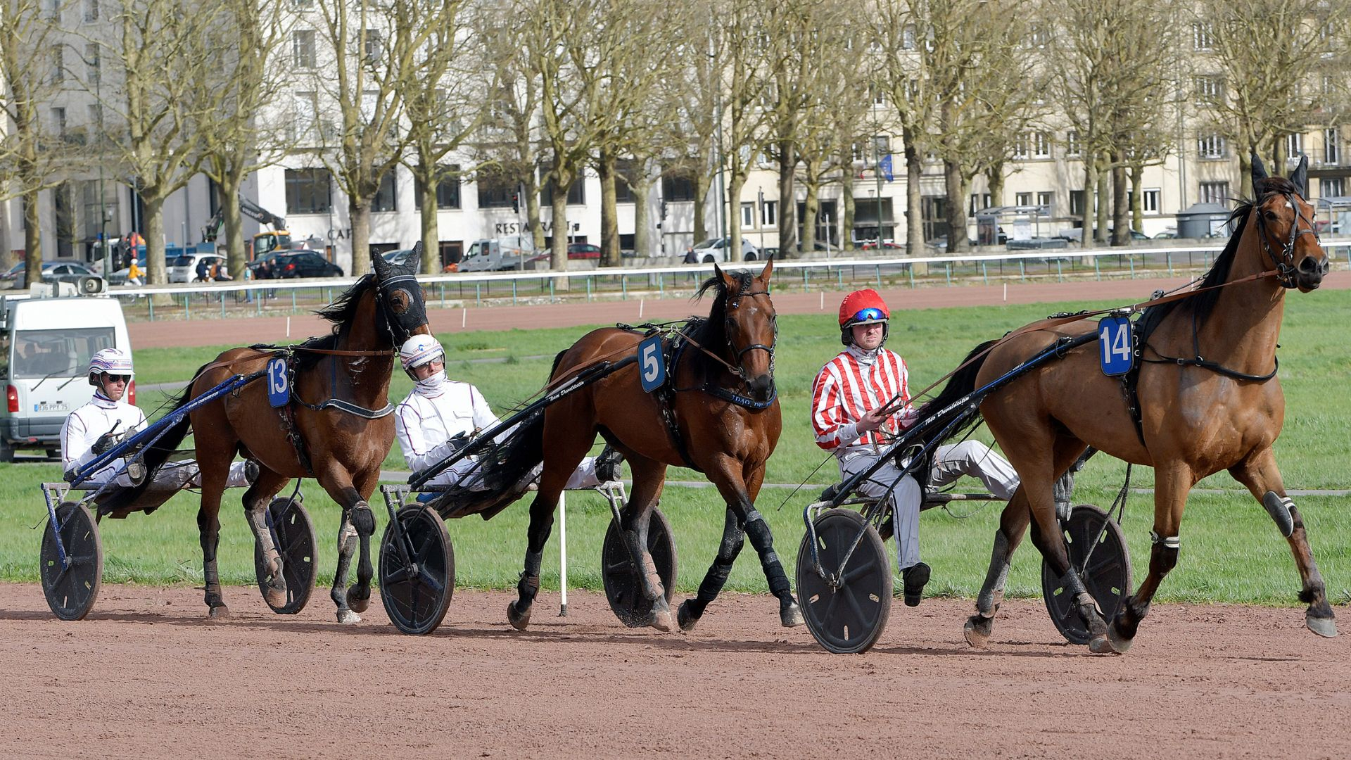Idao de Tillard, ici au centre, entre Illenc du Bosc et Lancier du Goutier - ©MarkKentell