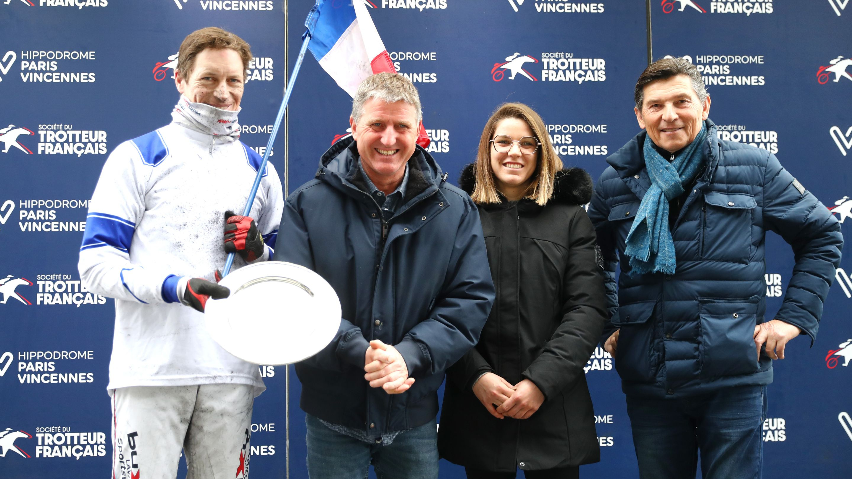 L'entourage de Janko Haufor avec Stéphane Meunier - © Aprh
