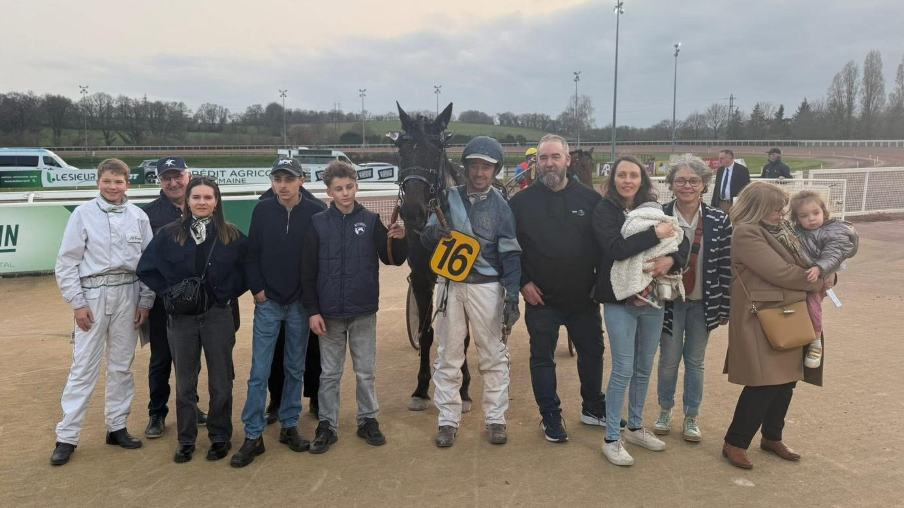 Jojo Toons et Maxime Bézier avaient des supporters - © Facebook Hip. Laval