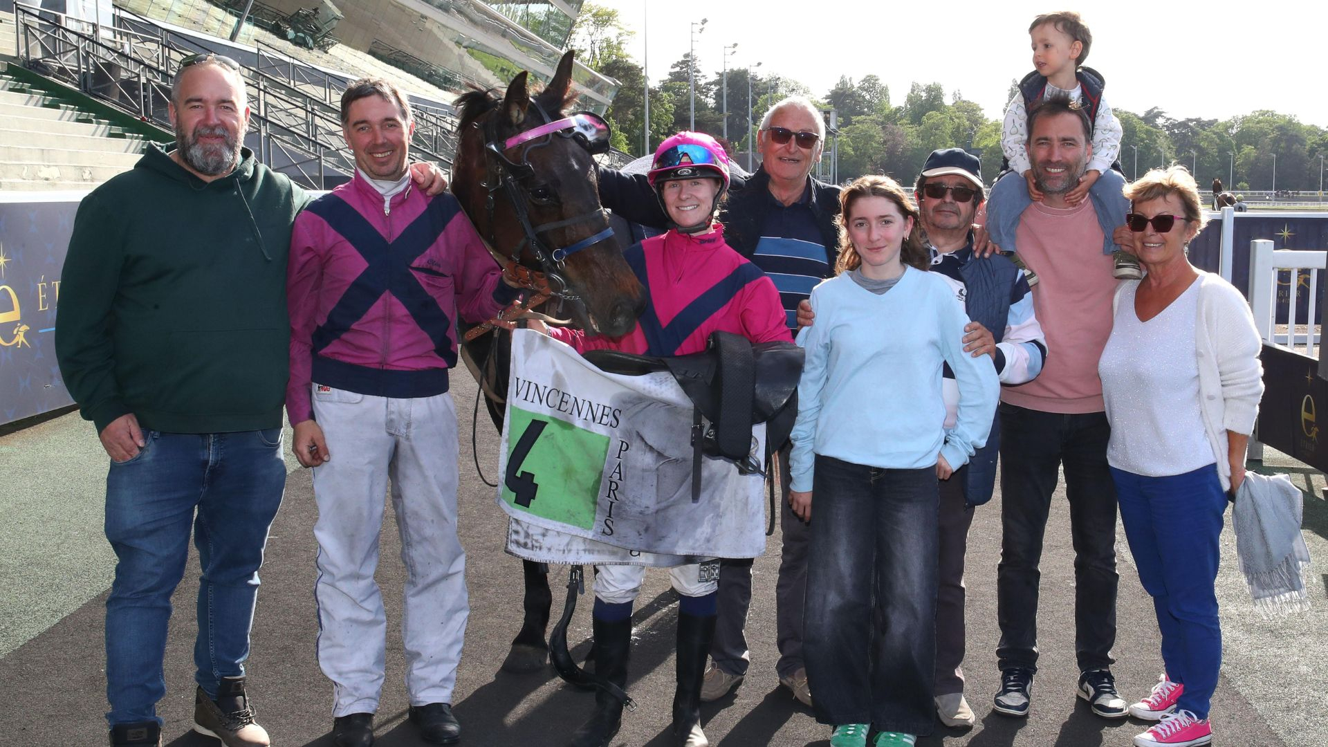 Krack Cléa et son entourage : quand la photo est belle - © ScoopDyga