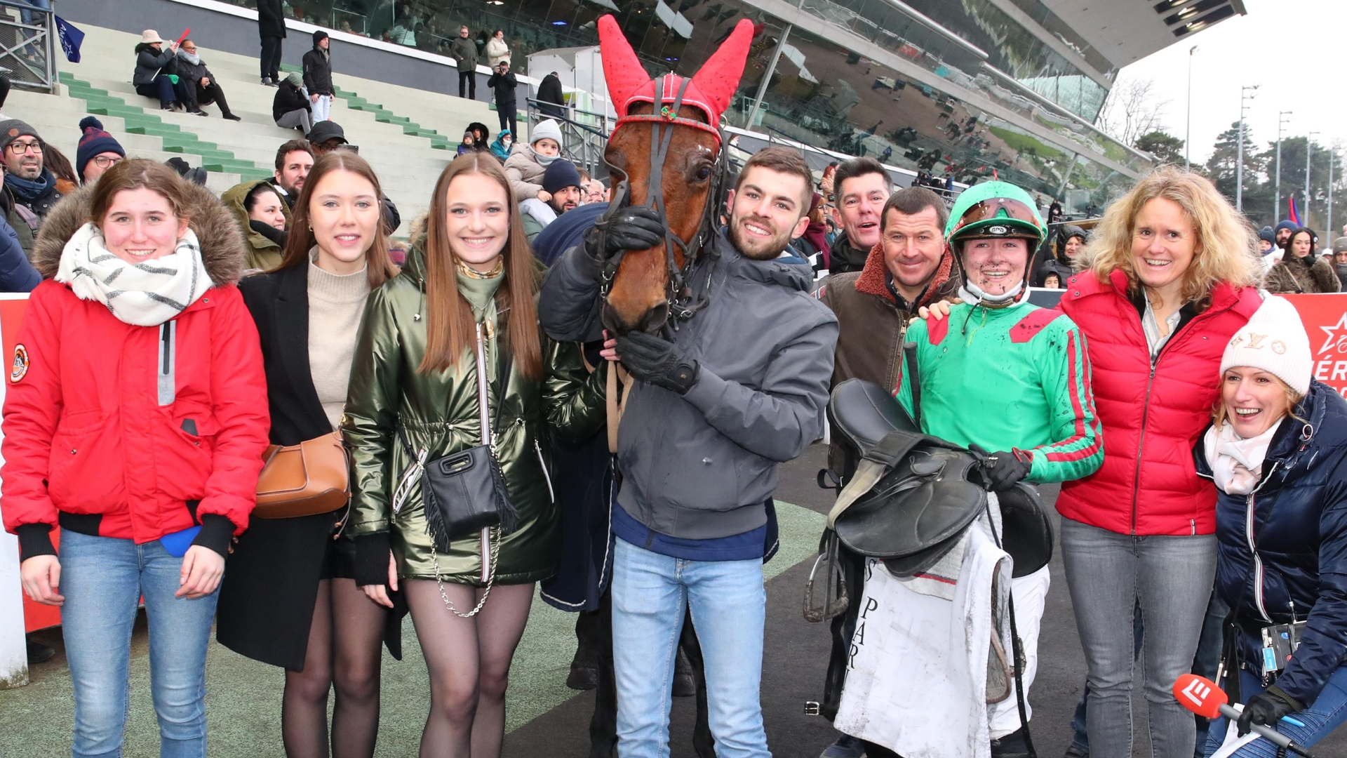 Lilou d'Atout et son entourage - © ScoopDyga