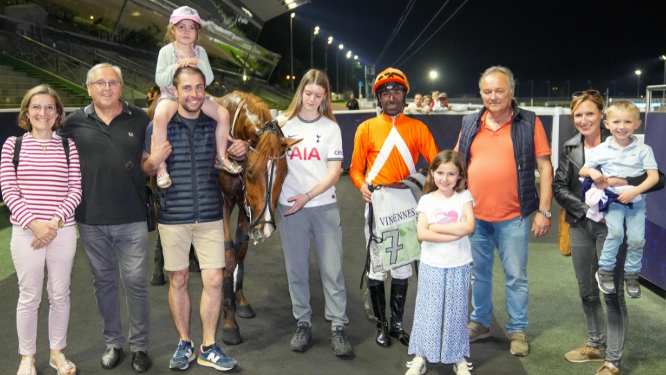 Mélisse des Epines et son entourage - © Aprh