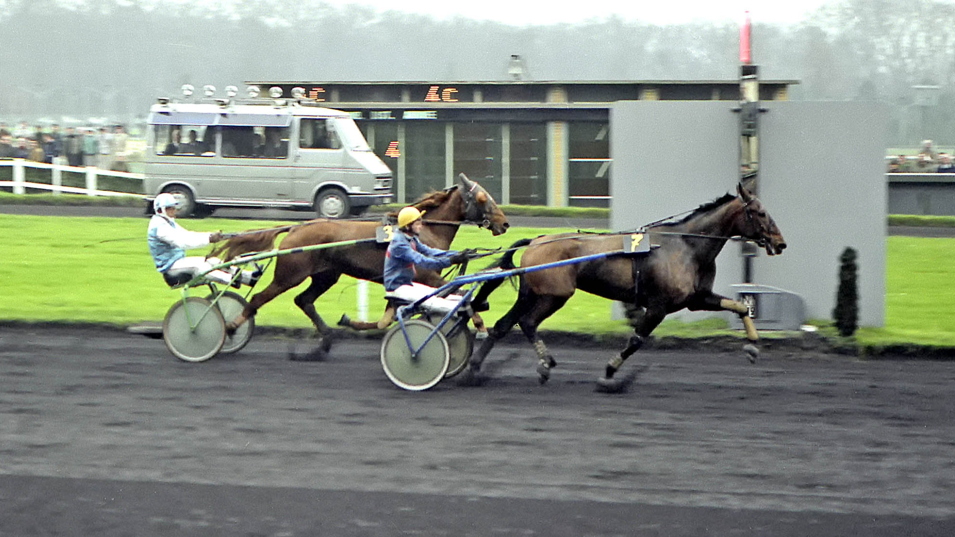 Nesmile lors d'une victoire à Vincennes en 1982 - ©Aprh
