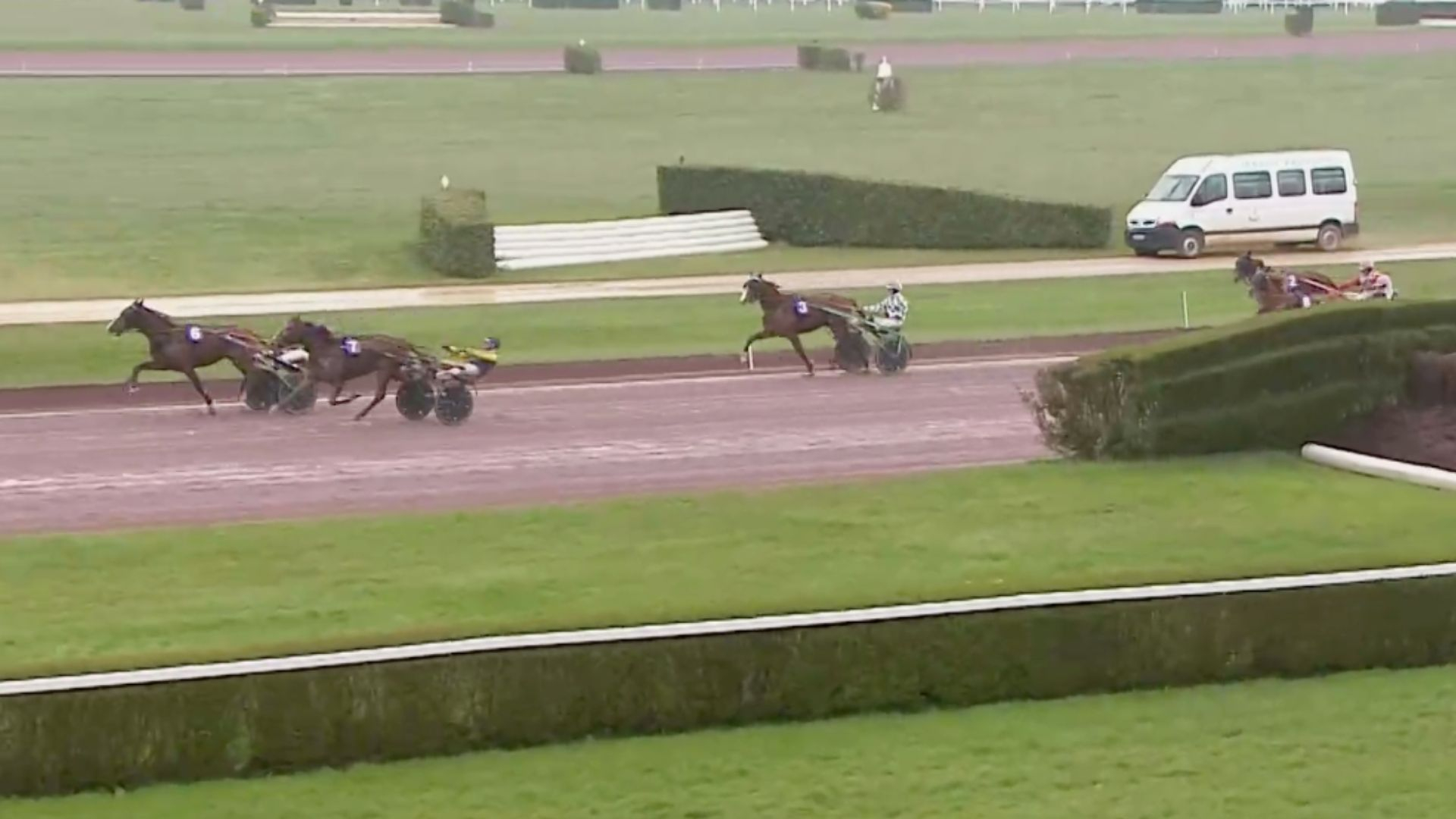 Noble Sautonne, côté corde, garde le meilleur de peu - ©Equidia