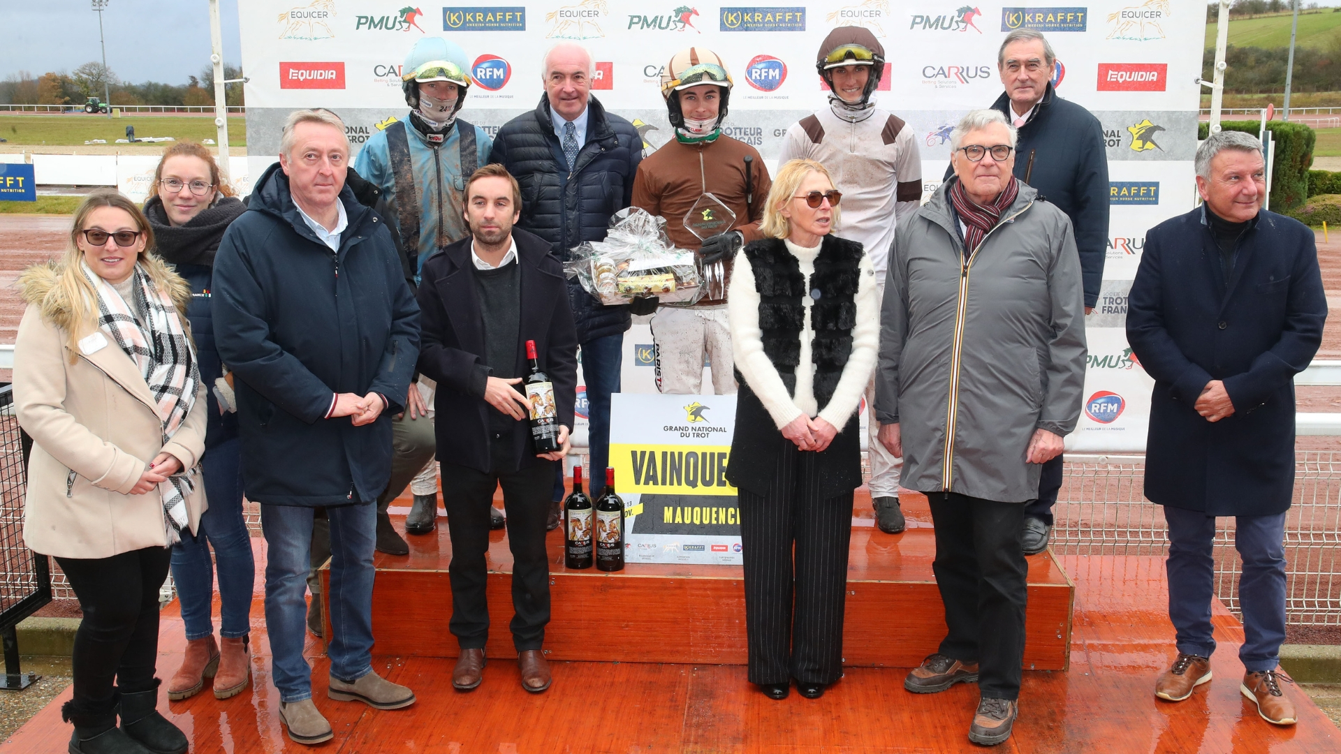 Le podium de la 13ème étape du GNT à Mauquenchy - © Aprh