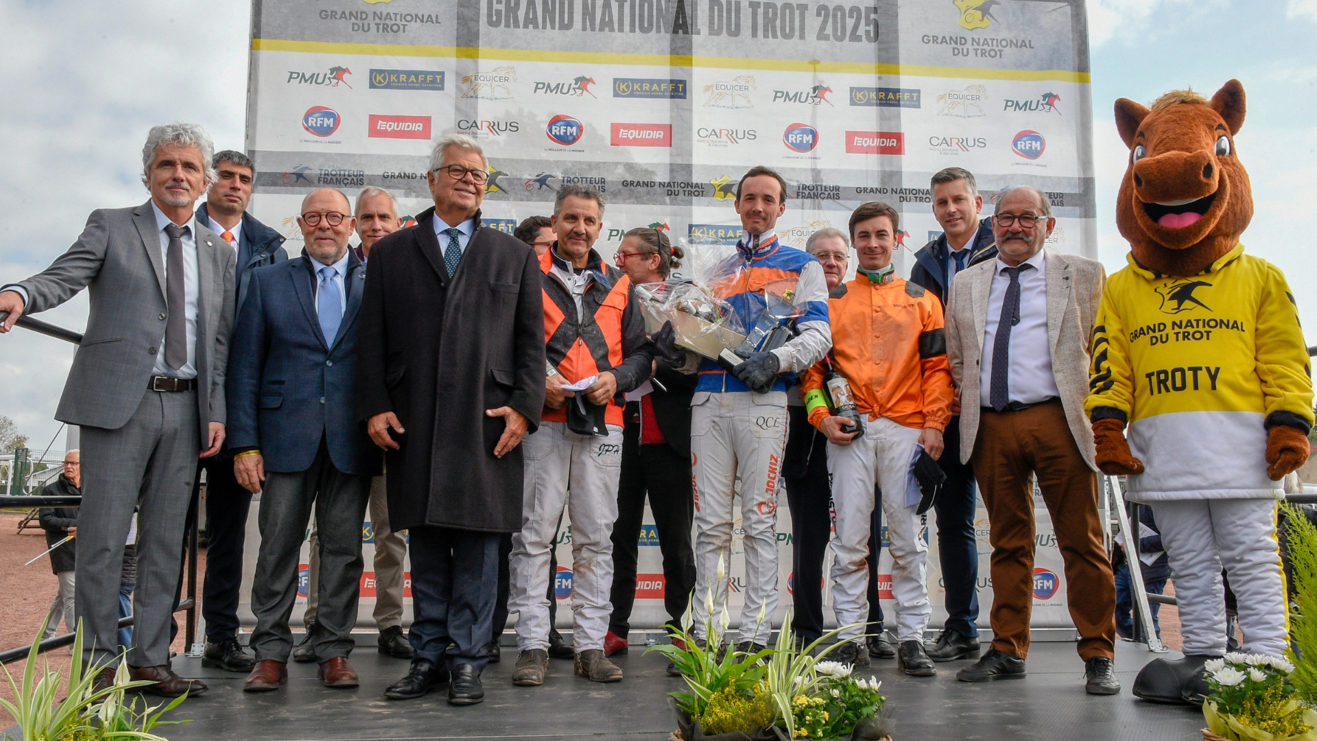 Le podium de la 11ème étape du GNT à Feurs - © ScoopDyga