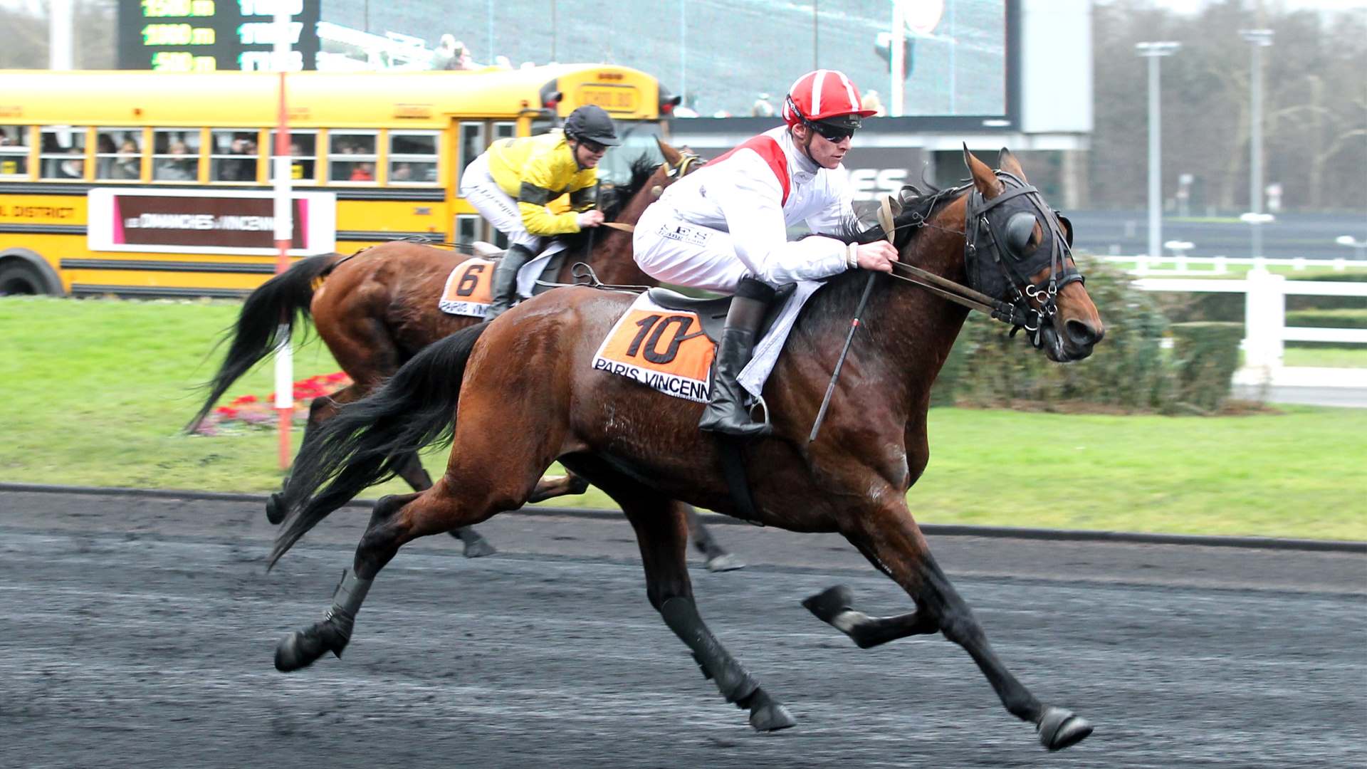 ©Scoopdyga - Singalo devance Quarry Bay dans le Prix de l'Ile-de-France 2013